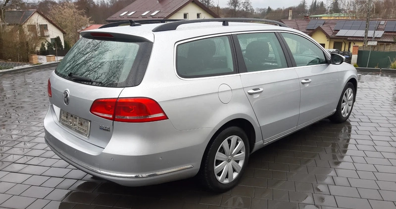 Volkswagen Passat cena 24900 przebieg: 294000, rok produkcji 2011 z Cieszanów małe 466